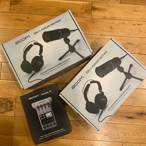 Zoom ZDM-1 Mic Pack with PodTrak P4 in Black